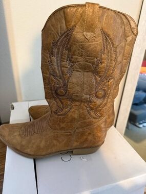 Coconuts by Matisse Gaucho cowgirl boots